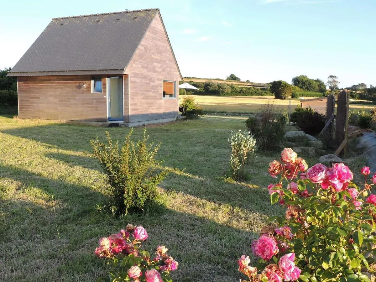 Wooden House Near The Sea, Landeda Villa